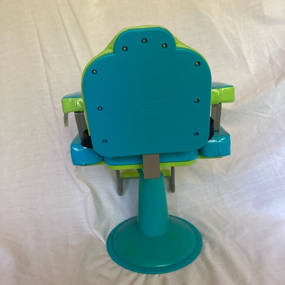 AG Salon Set: Vanity, Hairstyling Caddy & Styling Chair - $20 each! - Picture 6 of 9